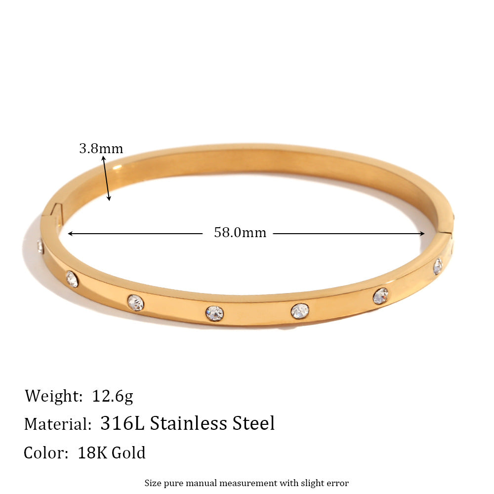 Clasp bracelet