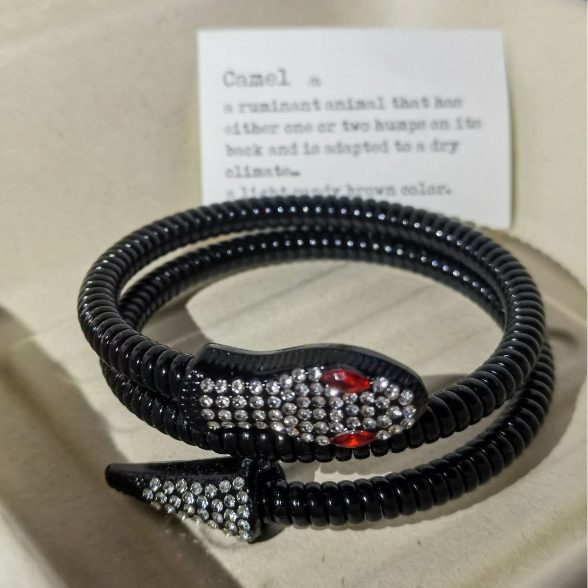 Female alloy snake-shaped bracelet