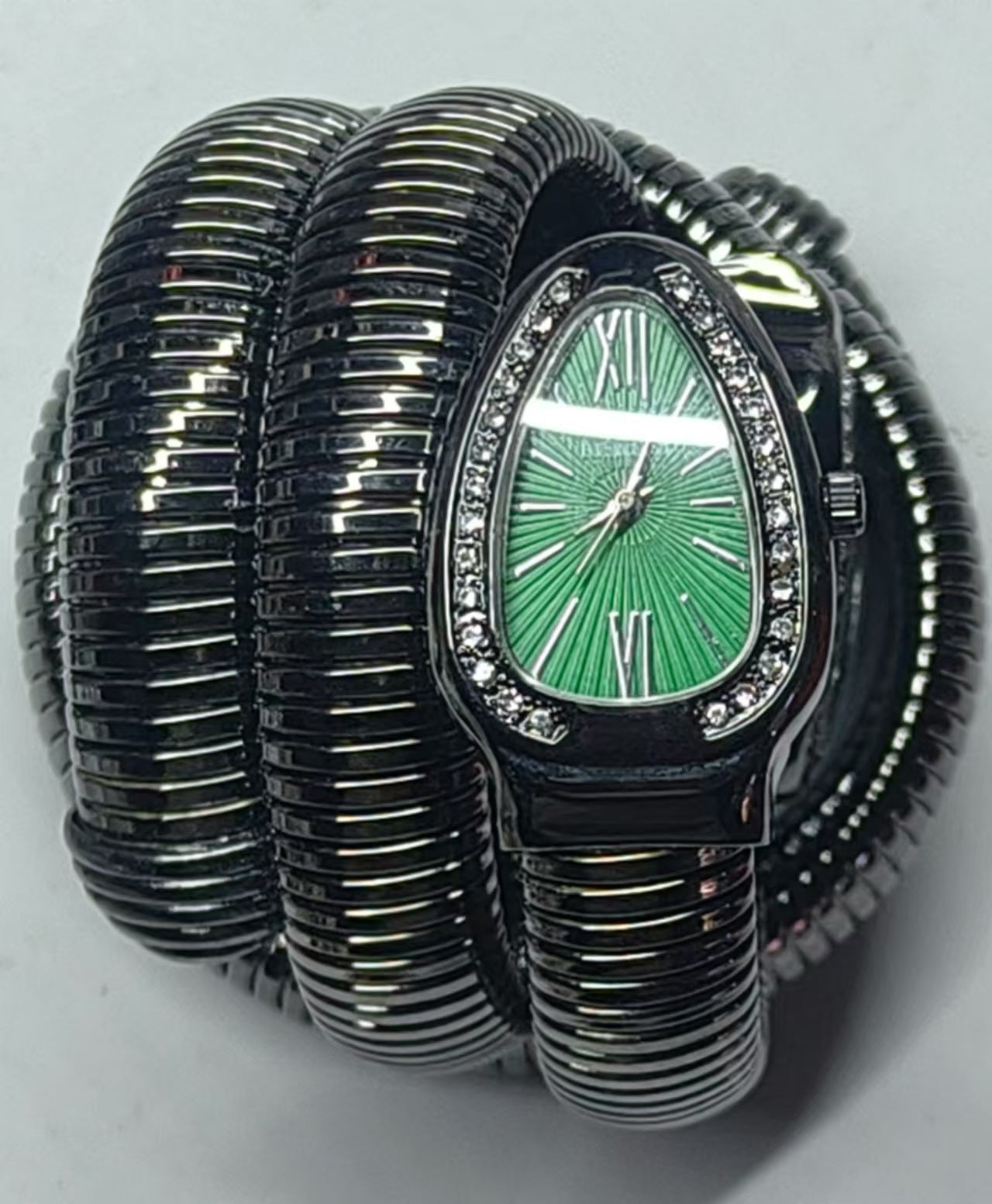 Fashion Snake Bracelet Quartz Watch